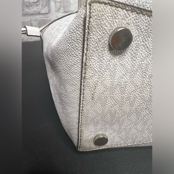 Michael Kors Monogram White and Grey Tote - Picture 7 of 15
